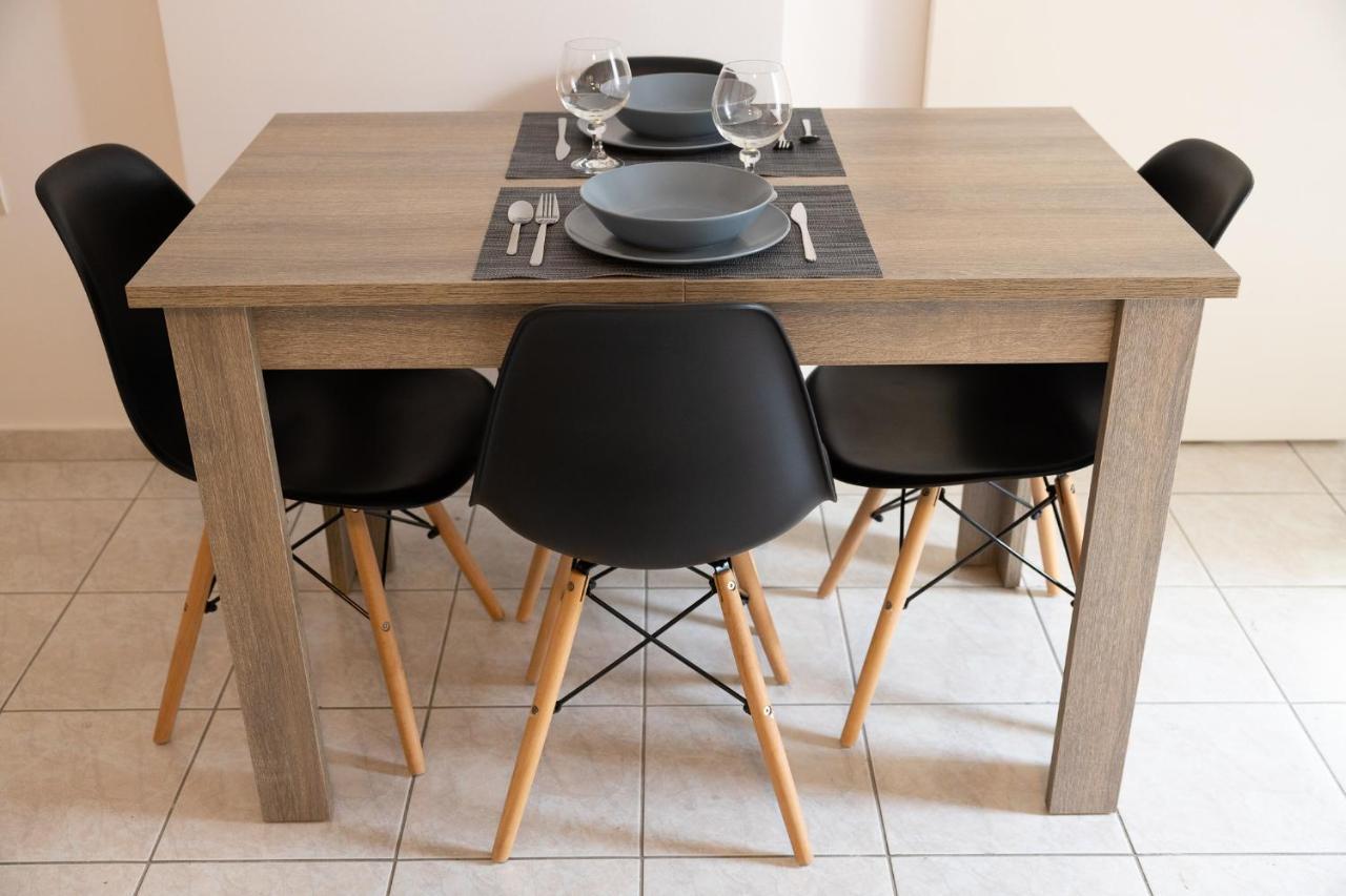 Spacious Apartment Close To The Sea And The City Center Athens Exterior photo