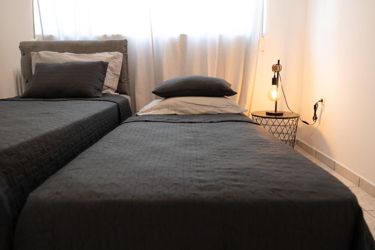 Spacious Apartment Close To The Sea And The City Center Athens Exterior photo